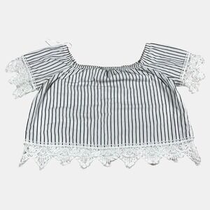 Forever 21 Women's Black White Off the Shoulder Crop Top Floral Lace Hem Large